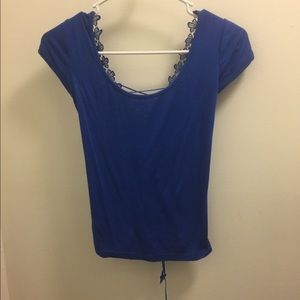 blue short sleeved shirt